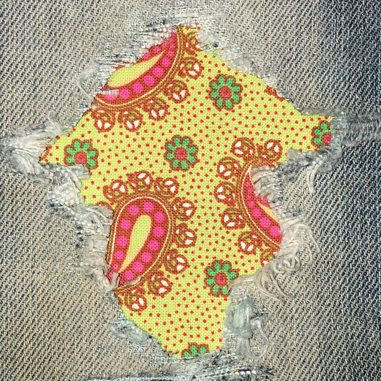 Poppin Paisley (16 color options)