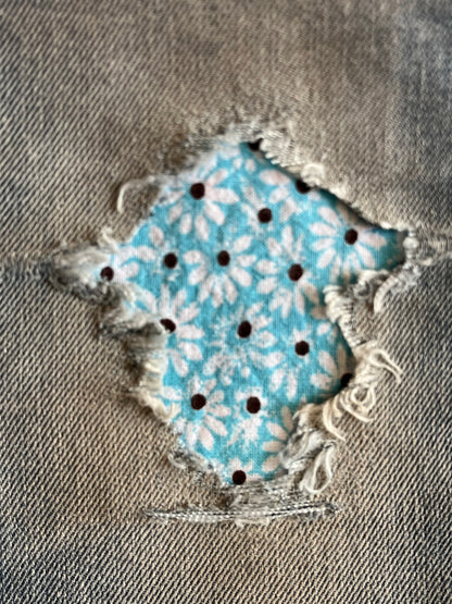 Crazy Daisy (3 color options)