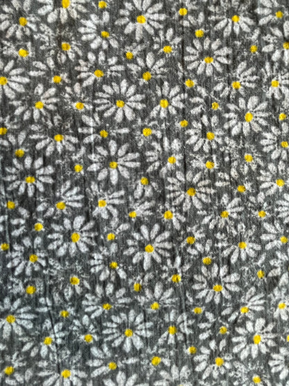 Crazy Daisy (3 color options)