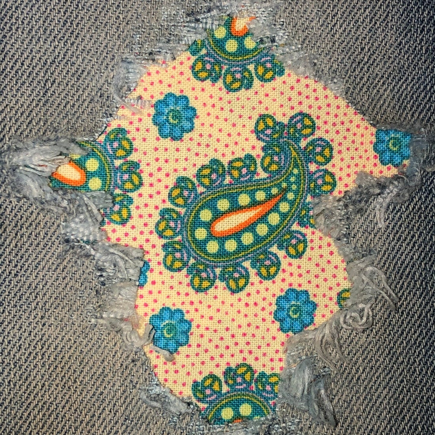 Poppin Paisley (16 color options)